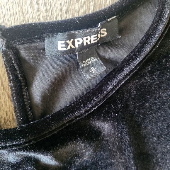 Express Black Velvet Fitted Top - Picture 2 of 7